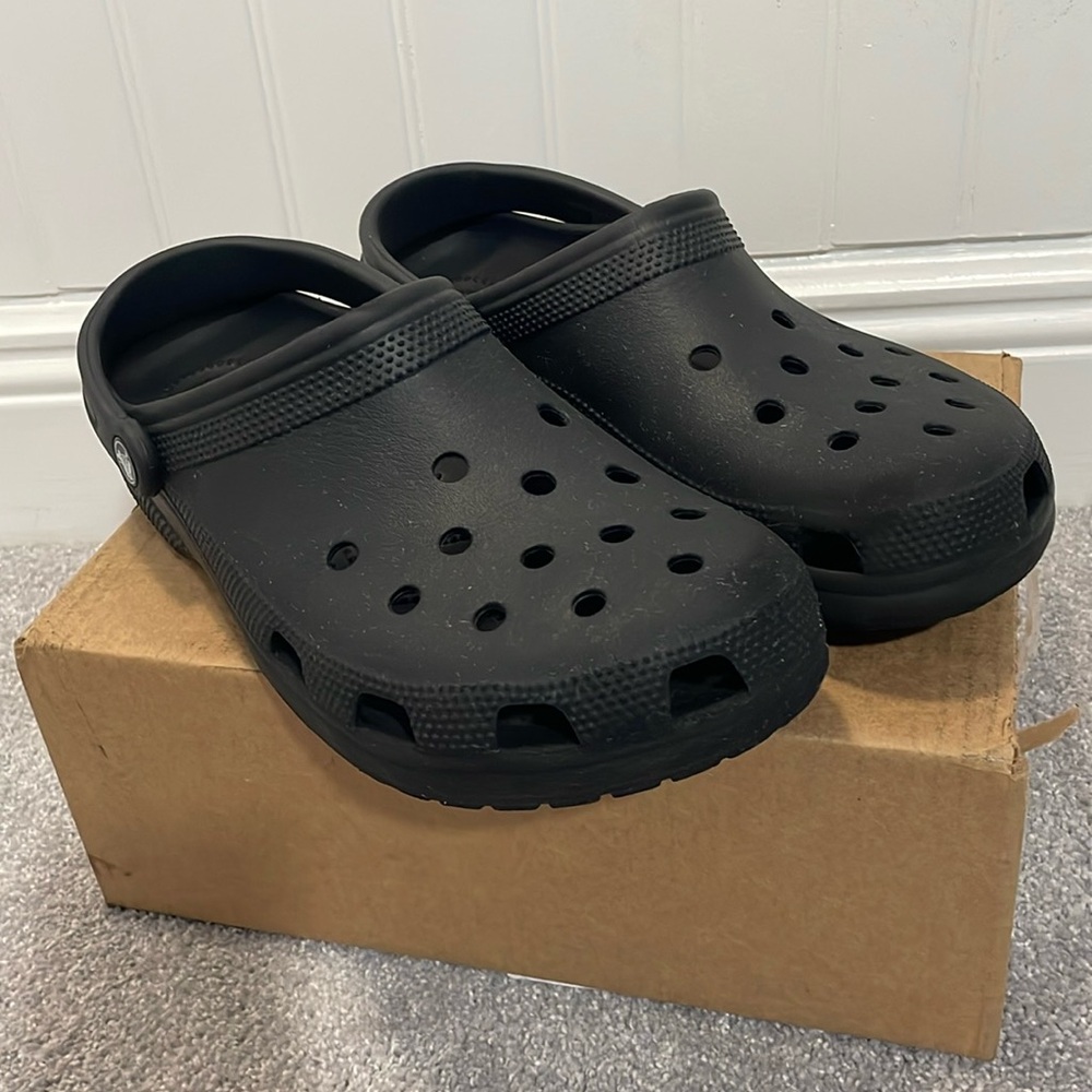 Crocs classic clog -black unisex men’s size 10 women’s size 12